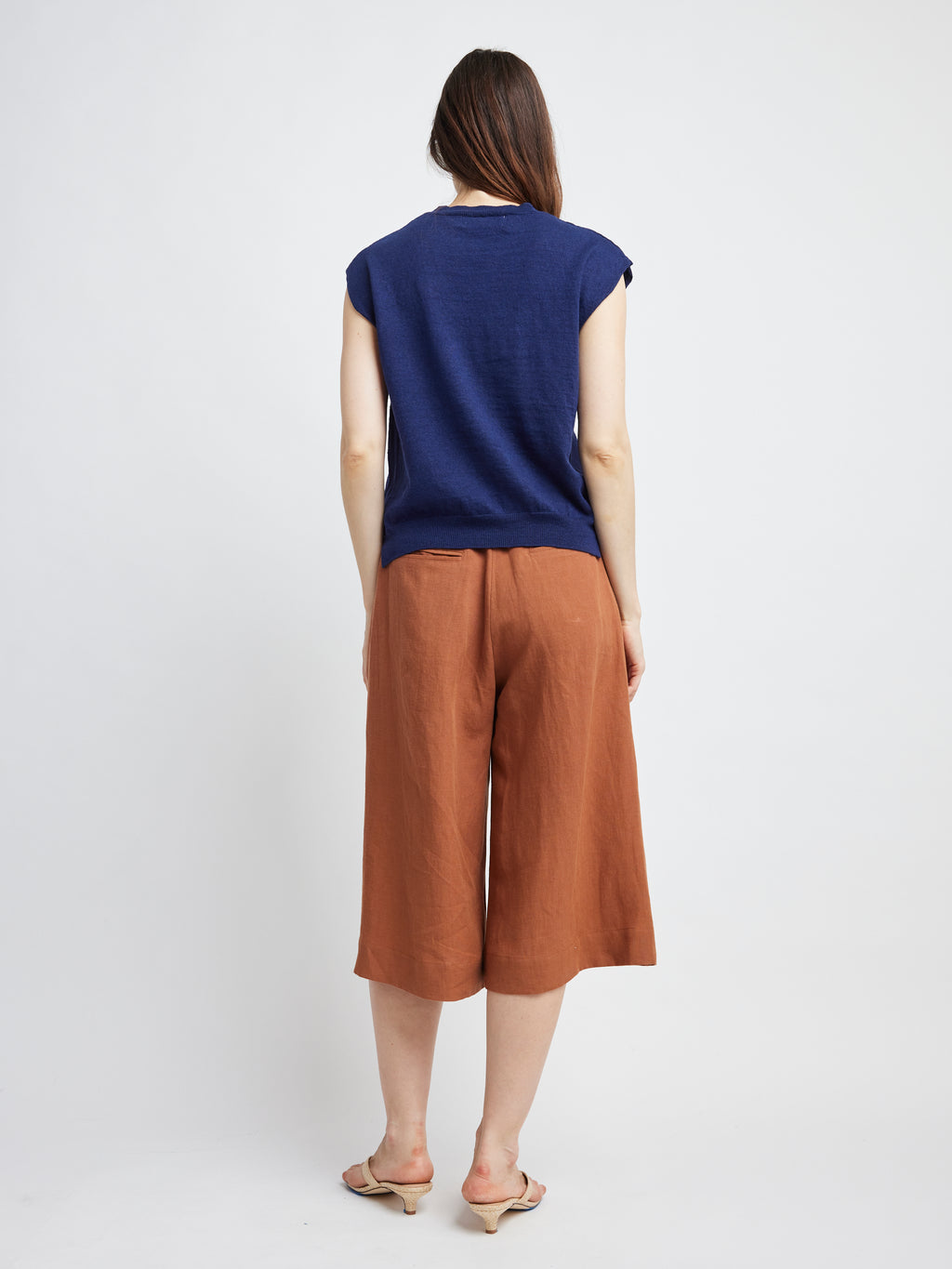 Amy Crew Cap Sweater
