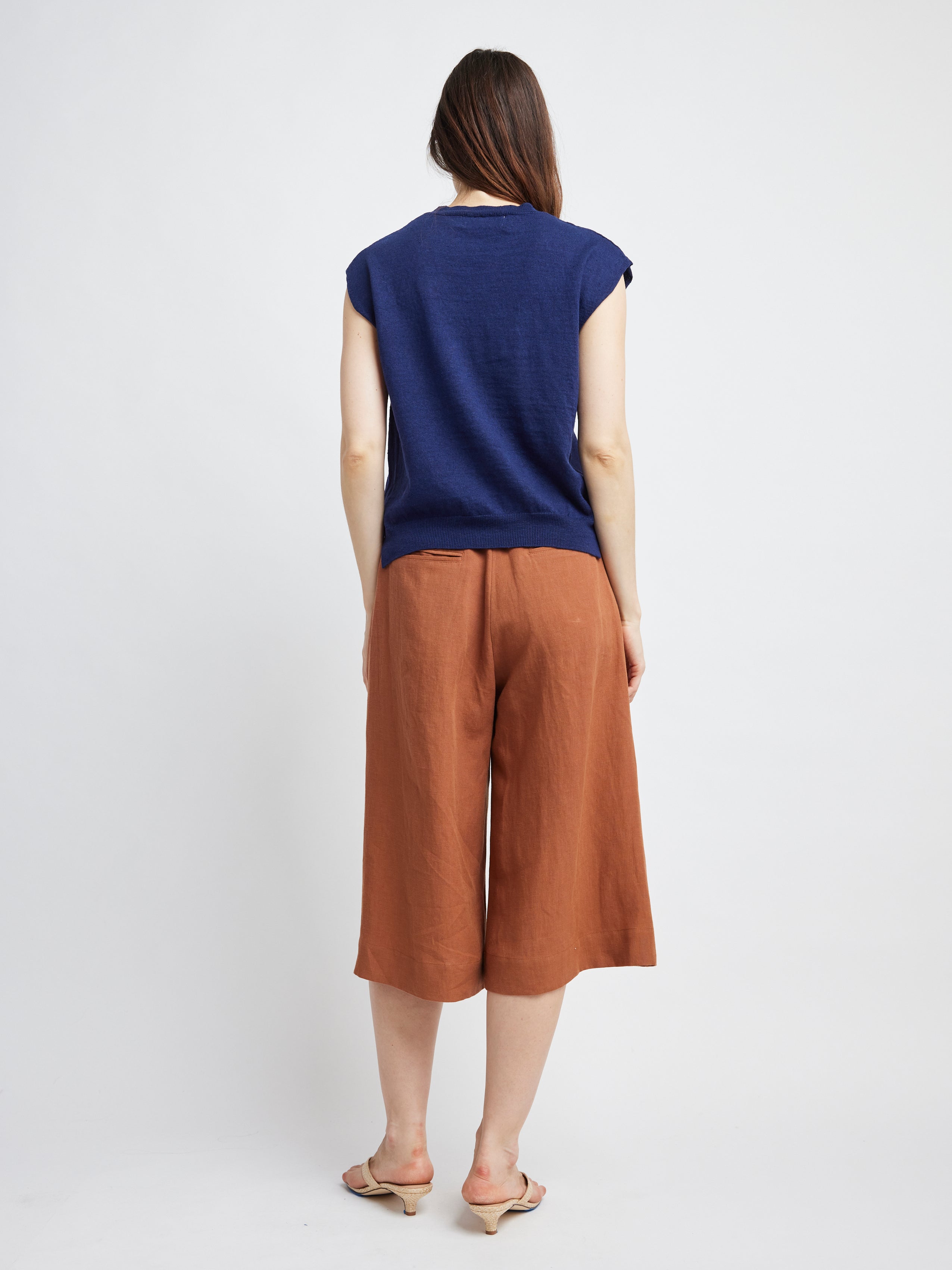 Amy Crew Cap Sweater