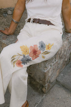 The Chloe 5 Pocket Pant-Off White Floral Burst