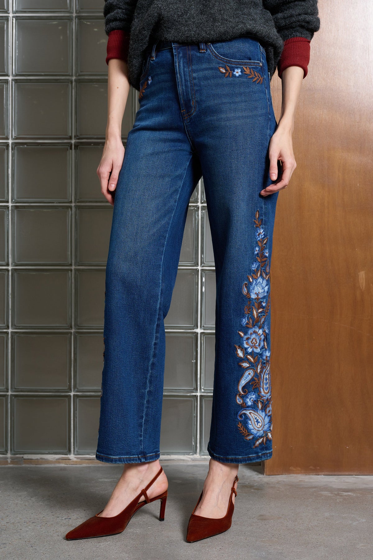 Hongkong Embroidered Straight Leg