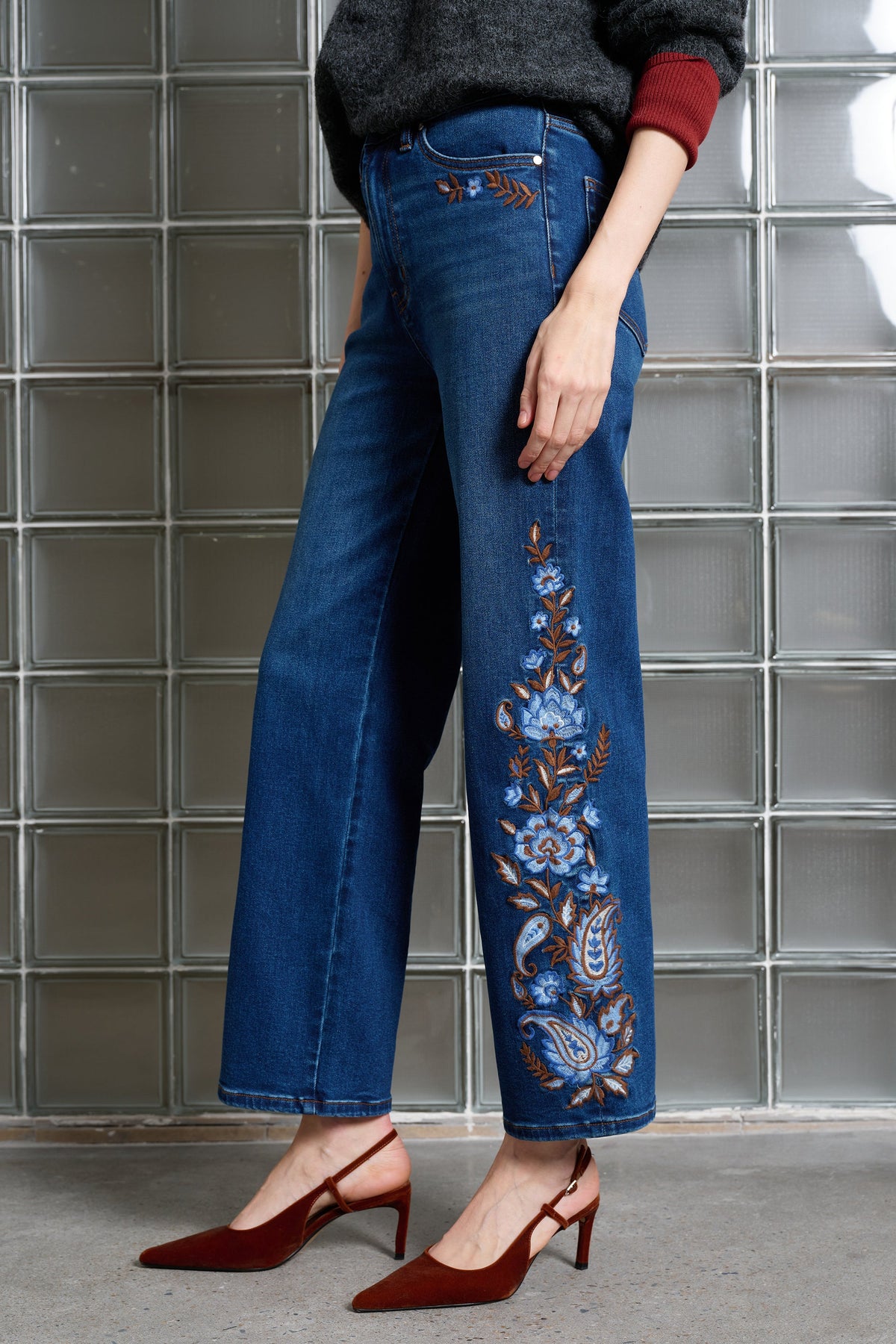 Hongkong Embroidered Straight Leg